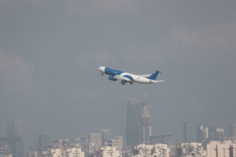 Iai trasformazione Airbus 330-300